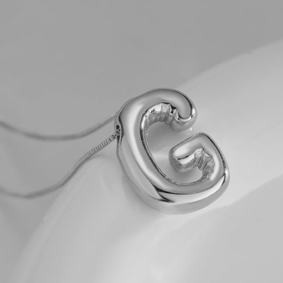 BRAND NEW, STILL IN THE PACKAGE Trendy Bubble Initial Charm and Necklace - Picture 2 of 2